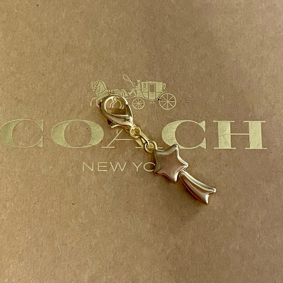 Coach Green Enamel Christmas Tree 🌲 Wristlet Bag Charm - Picture 5 of 5